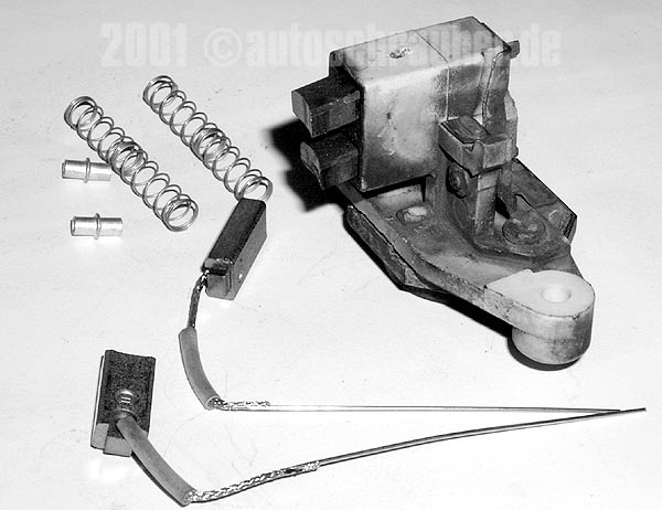 Bürstenhalter der Lichtmaschine mit Schleifkohlen