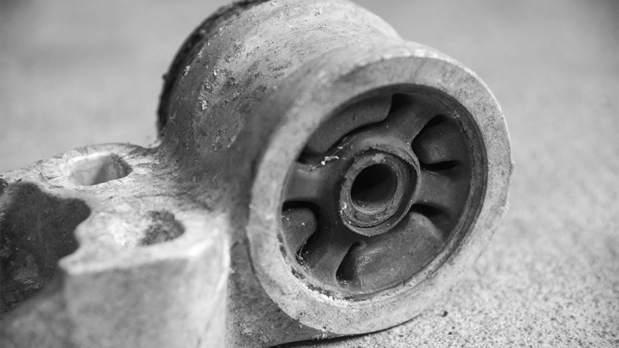 Gummilager demontieren und ausbauen