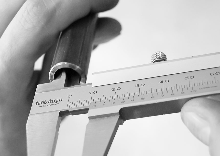 Innendurchmesser an einem Rohr mit dem Messschieber messen