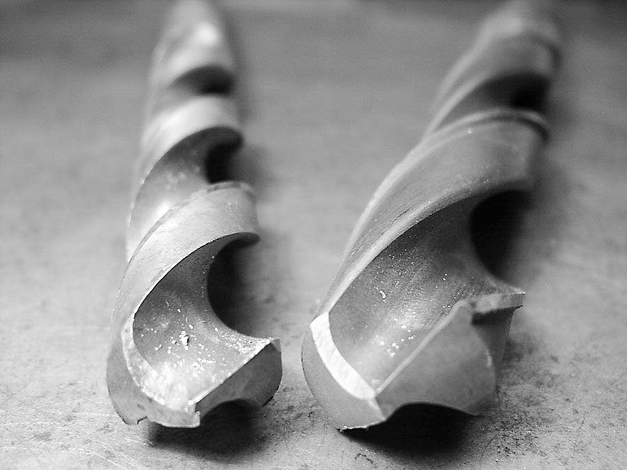 Spiralbohrer-Drall mit unterschiedlicher Steigung für unterschiedliche Materialien