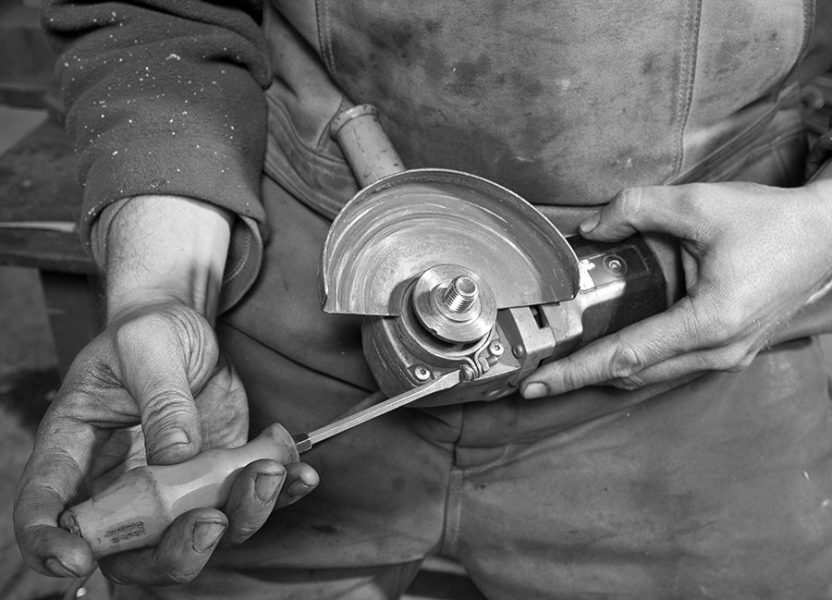 Schutzhaube am Winkelschleifer