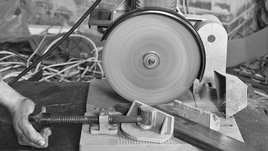 Trennständer für einen Winkelschleifer