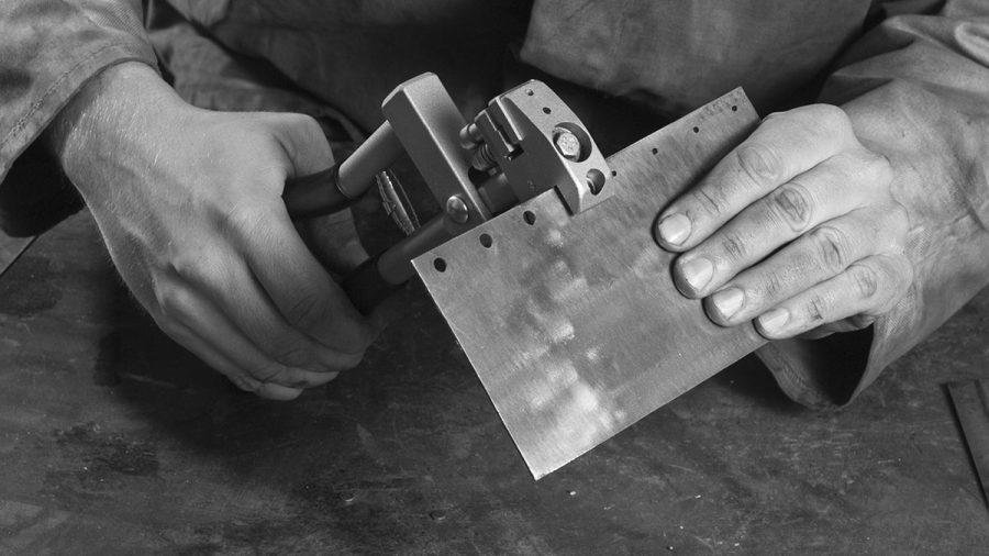 Schutzgas Schweissen Vorbereitung mit Absetzzange