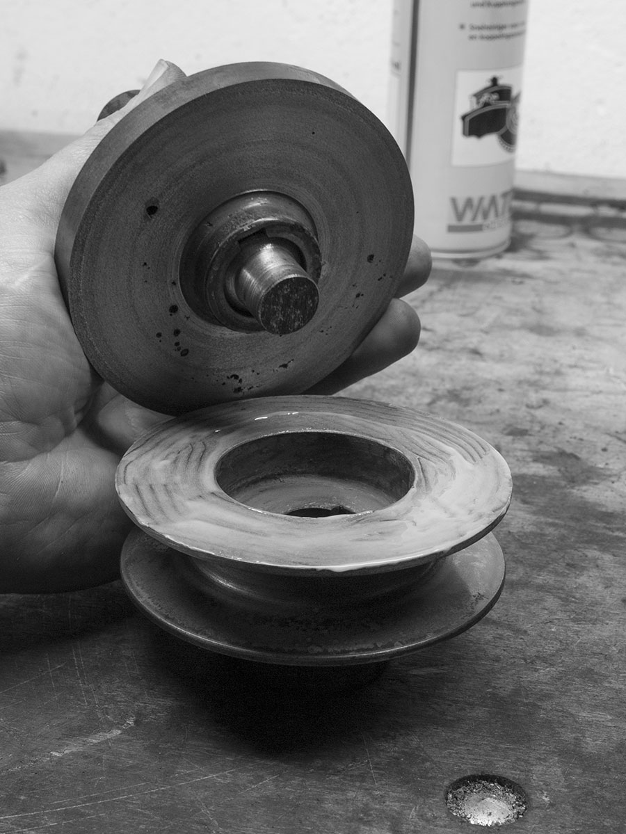 00131_klebestellen_aufeinanderpressen