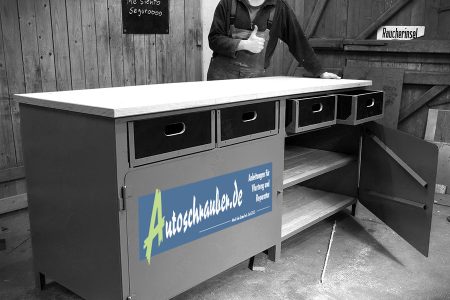 Selbst gebaute Werkbank ist fertig