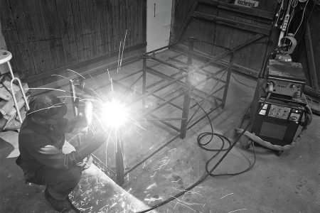 Selbstbau-Werkbank mit MIG MAG zusammenschweissen