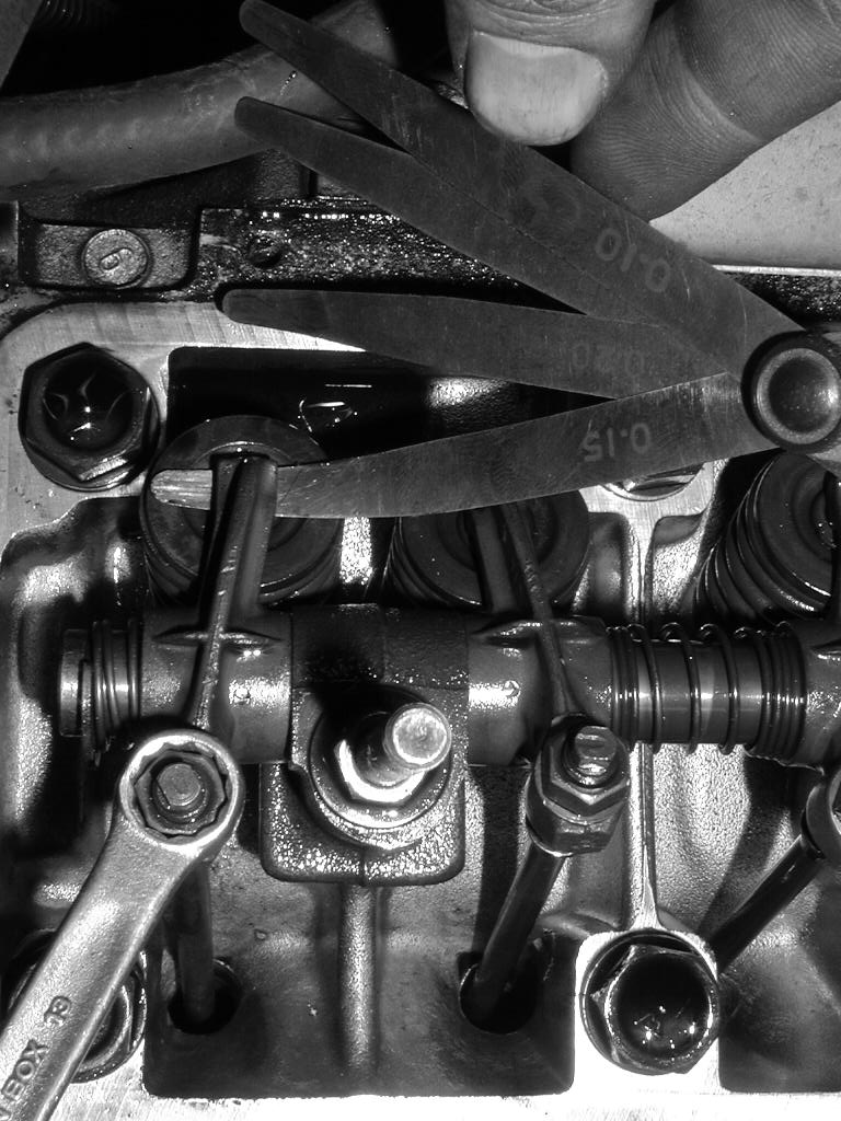 Ventilspiel am Kipphebel einstellen